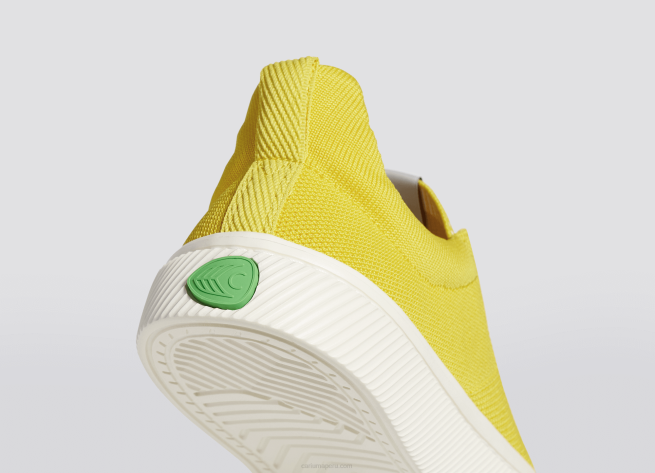 hombres Cariuma punto amarillo sol X606186