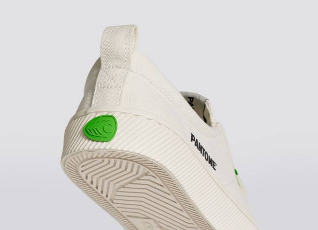 hombres Cariuma lienzo pantone blanco nieve X60616