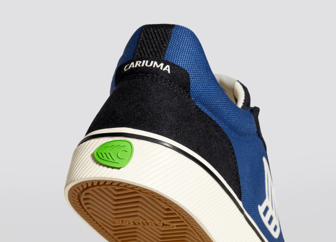 hombres Cariuma negro y azul/marfil X606125