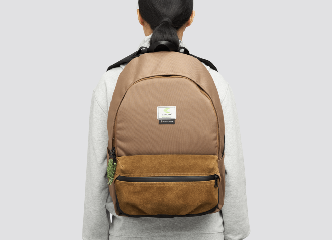 mujer Cariuma obra maestra m-pack camello X606195
