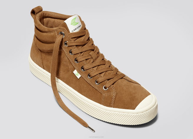 mujer Cariuma ante camello X606276