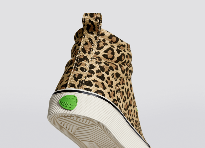 mujer Cariuma lienzo de leopardo X606275