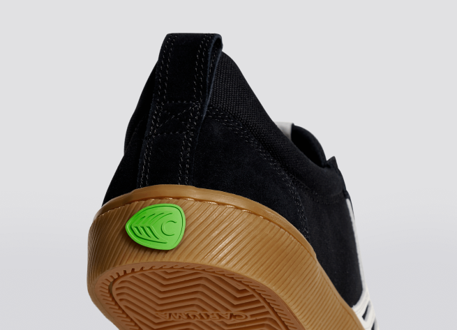 mujer Cariuma pie derecho (zapato único)-todo goma negra/marfil X606378